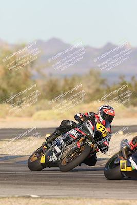 media/Nov-02-2025-CVMA (Sun) [[337aff29ab]]/Race 17-Amateur Supersport Middleweight/